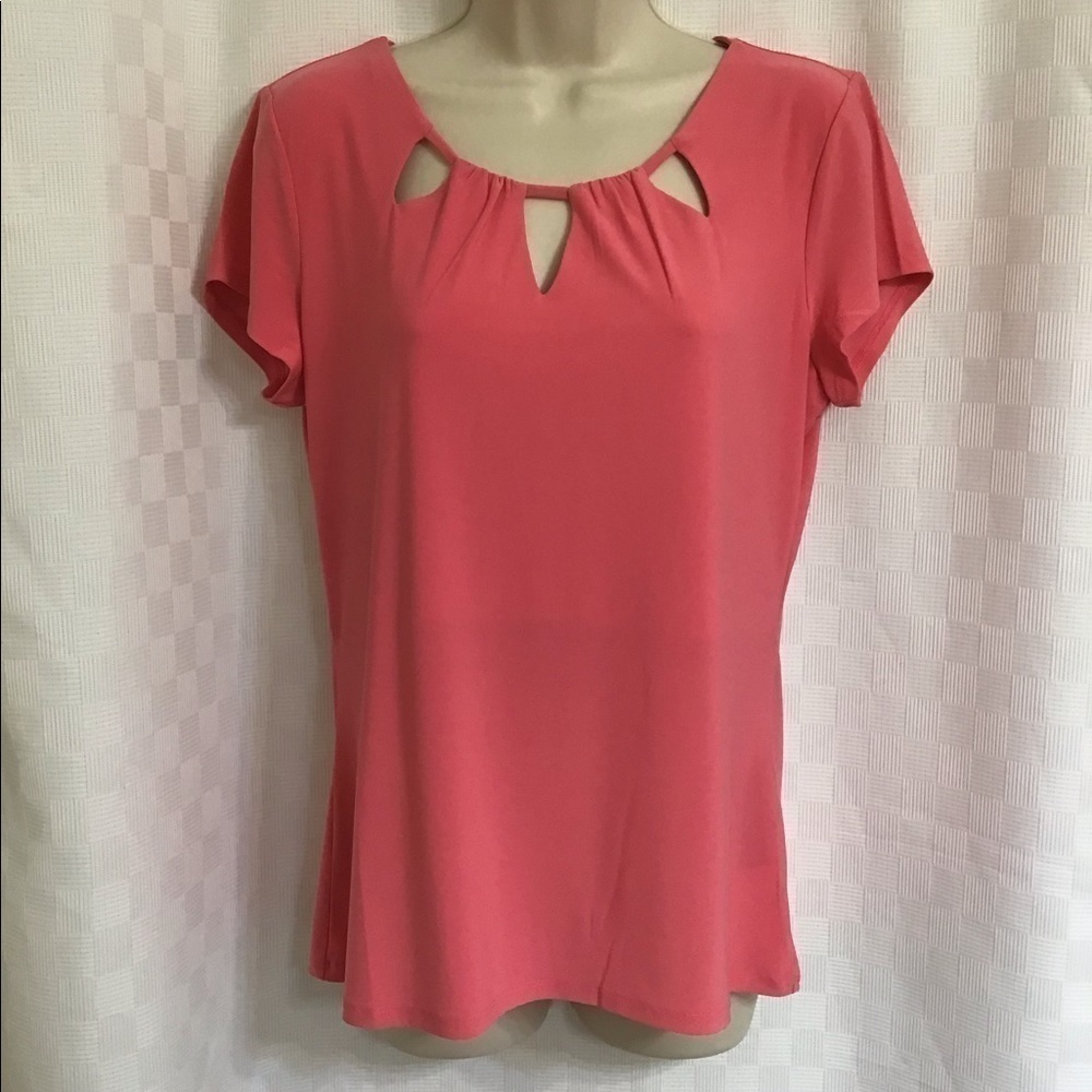 𝅺WHITE House Black Market top